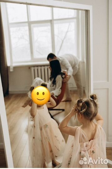 Продам нарядное платье для девочки 3-4 года