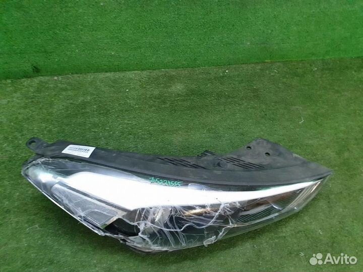 Фара правая Hyundai Tucson