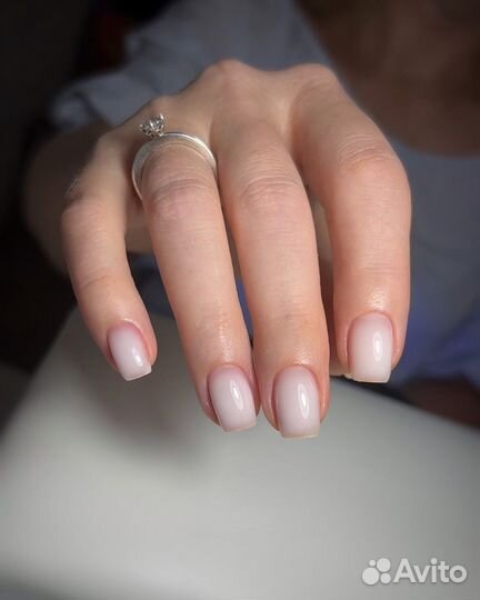 Маникюр и педикюр