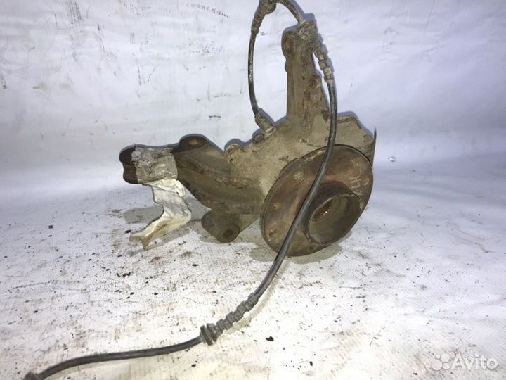 Поворотный кулак передний левый Renault Megane 3