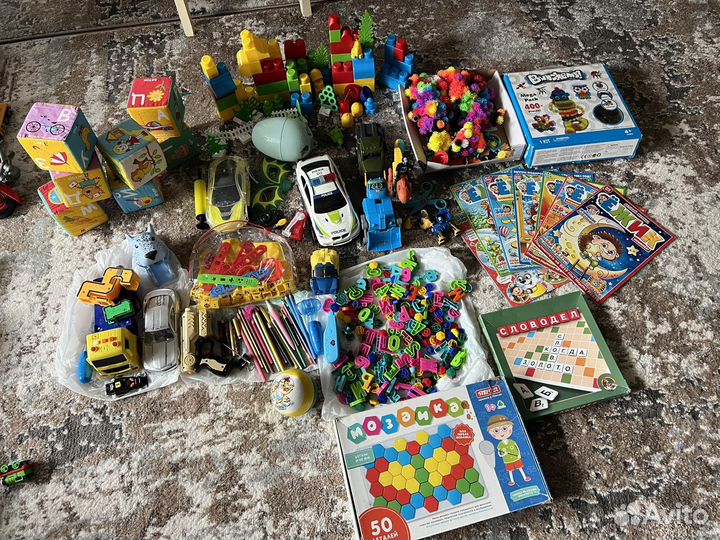 Пакет разных игрушек