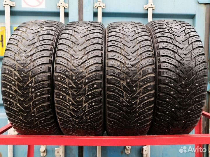 Nokian Tyres Hakkapeliitta 8 SUV 215/65 R16