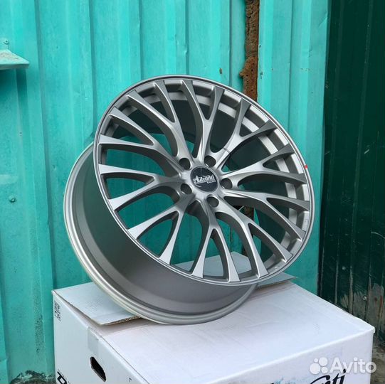 Оригинальные диски Advanti R18 на Audi A4 Skoda