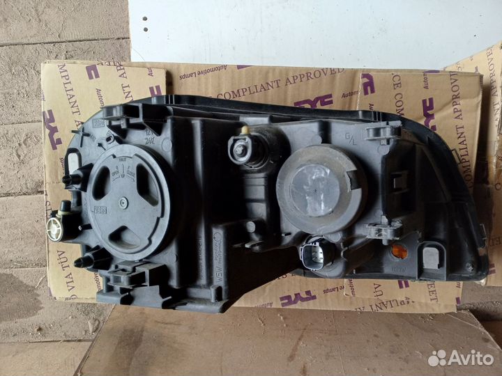 Фара передняя левая Киа Cпектра