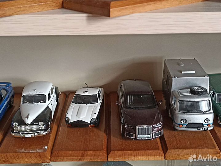 Модель автомобиля 1:43