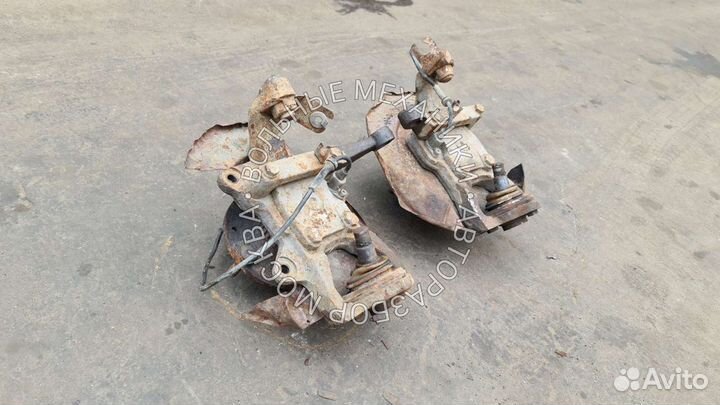 Кулак поворотный Niva Chevrolet. Разбор