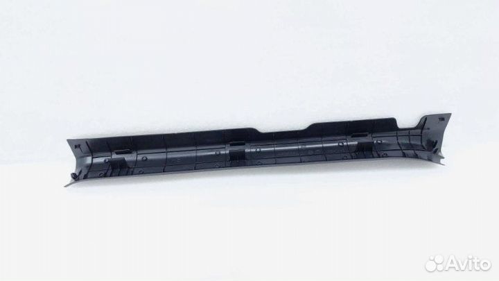 Накладка порога передняя правая Toyota Camry 70