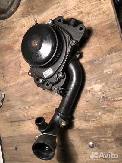 Помпа системы охлаждения Mercedes GLK 220