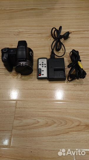 Sony Ciber shot DSC - H7