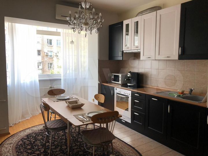 2-к. квартира, 65 м², 4/6 эт.