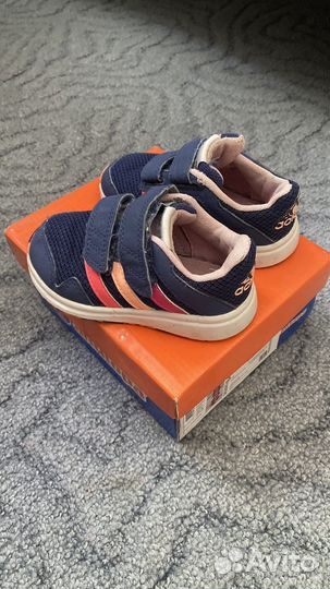 Кроссовки adidas для девочки 22 размер