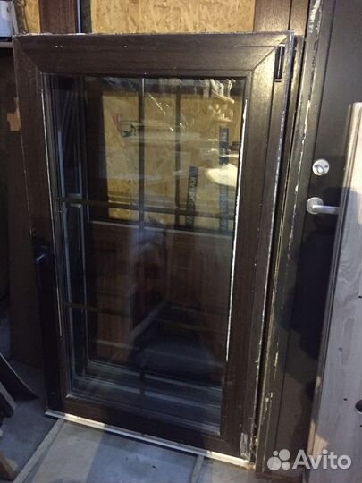 Окна пластиковые бу коричневые 2 шт