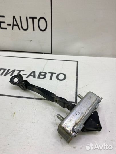 Ограничитель двери передний левый Mazda 6 GJ 2014