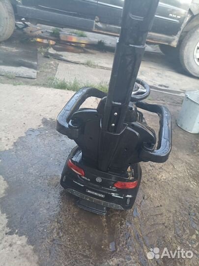 Детская машинка каталка с ручкой