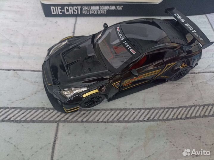 Инерционная машинка Nissan GTR коллекционная