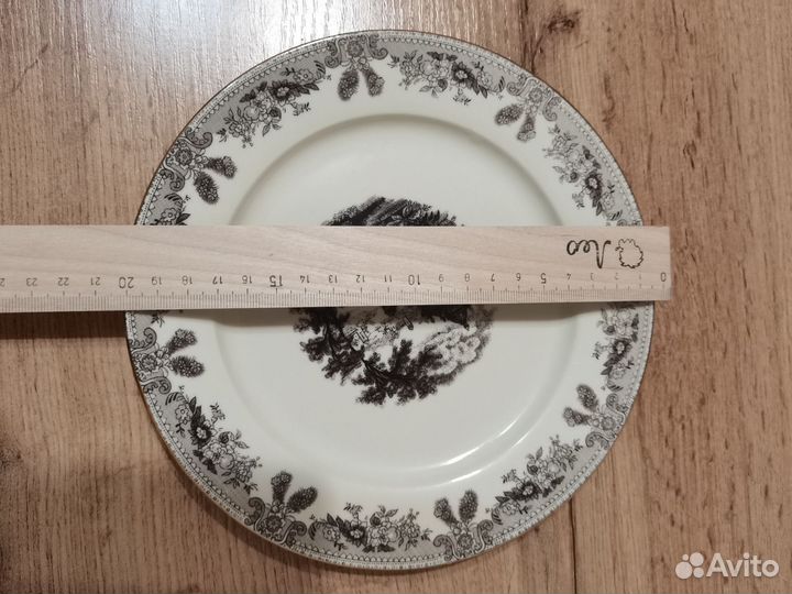 Набор десертных тарелка