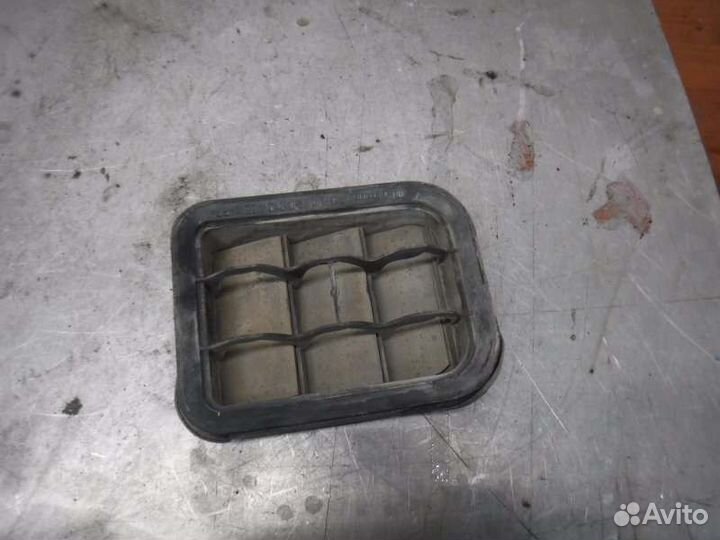 Решетка вентиляционная задняя Skoda Octavia A4 BFQ