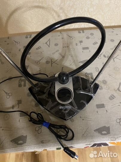 Комнатная антена с усилителем General Satelite