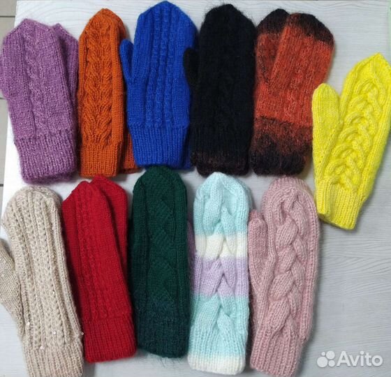Варежки вязаные женские