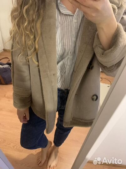 Образ (куртка+джинсы moms+шапка+полосатая рубашка)