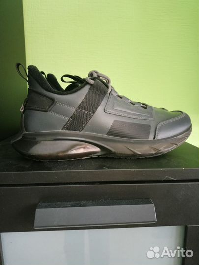 Кроссовки мужские 43-44 размера бу