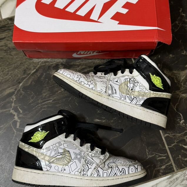 Кроссовки nike air jordan 1 mid