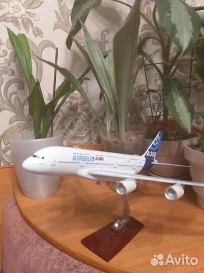 Модель самолета а380