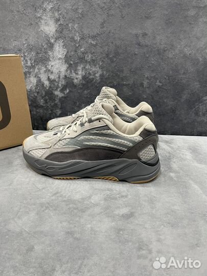 Adidas yeezy boost 700