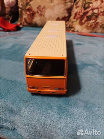 Автобус модель Ikarus 260 BVG