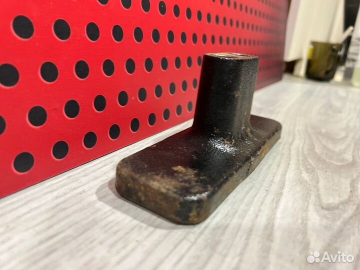 Кронштейн редуктора Lexus Nx 300H Z10 2020