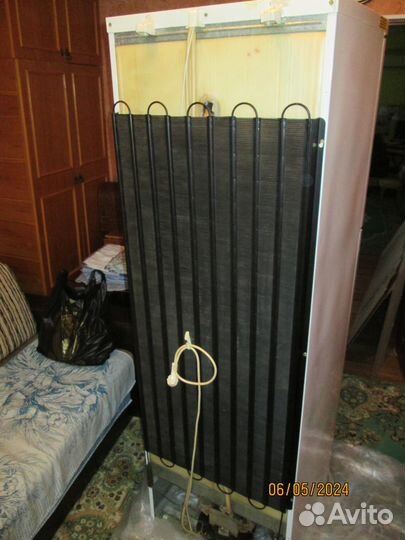 Холодильник - морозильник двухкамерный Stinol 110