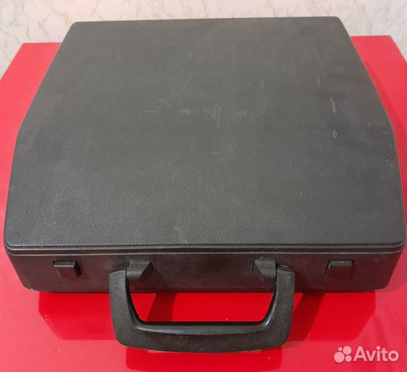 «Немецкая раритетная печатная машинка Adler»