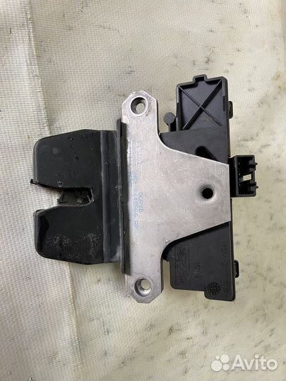 Замок багажника Ford Focus 2