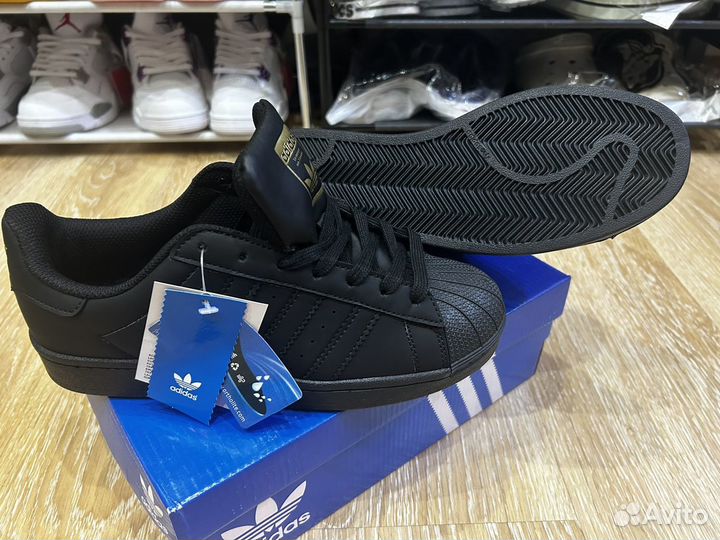 Кроссовки adidas