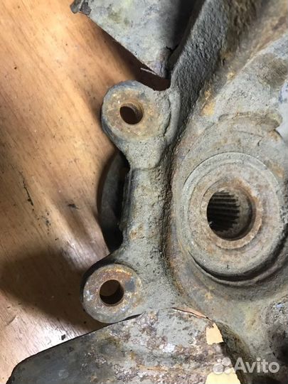 Кулак поворотный правый Renault Logan 1 K7J