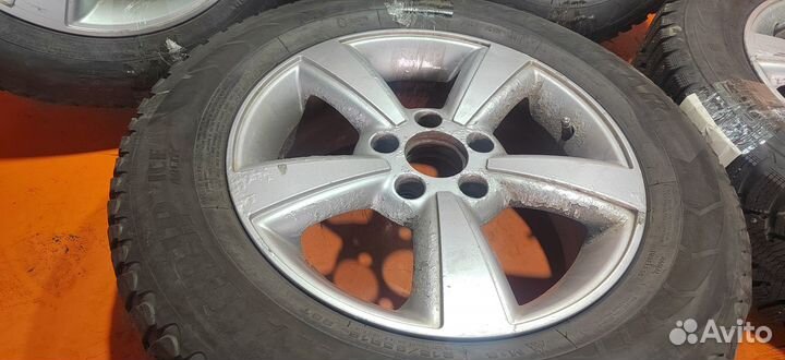 4 шт. в сборе Nissan + зимн. шины 215/65 R16