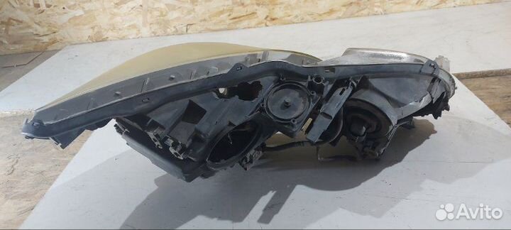 Фара ксеноновая передняя левая Lexus Gs 2004-2011