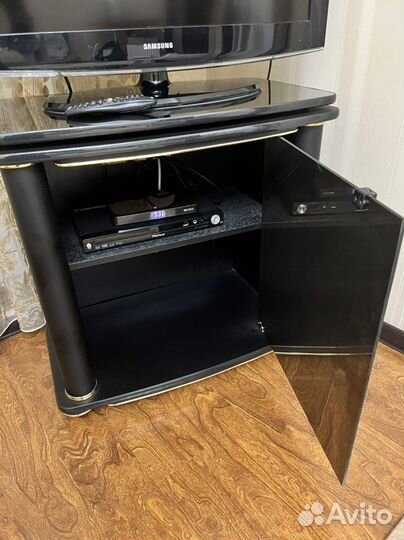 Тумба под телевизор