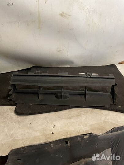 Диффузор радиатора Mercedes Benz E W210