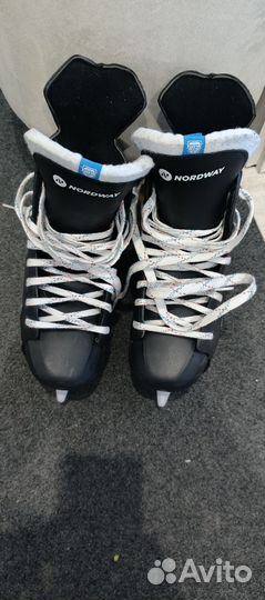 Коньки хоккейные