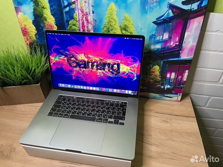 Macbook pro 16 2021 i7-16gb -512 Крутой