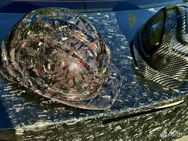 Сувенирная карбоновая каска (эксклюзив)