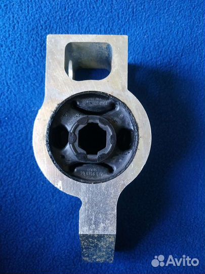 Сайлентблок рычага Volkswagen caddy