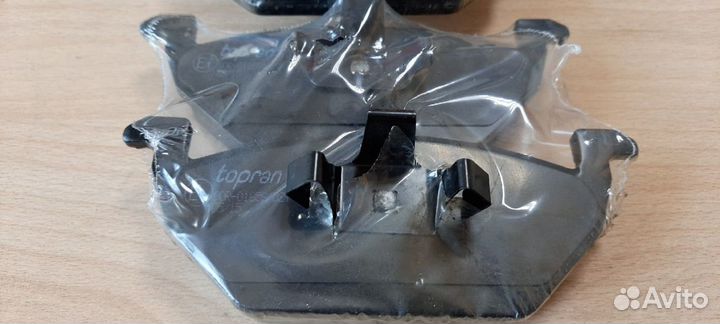 Колодки тормозные передние Фольксваген Гольф 4