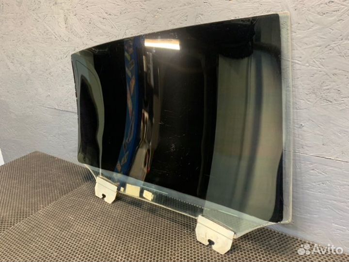 Стекло двери заднее левое Bentley Continental