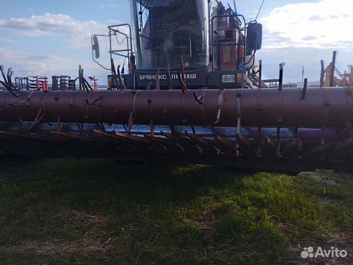 Комбайн Брянсксельмаш КЗС-812, 2010