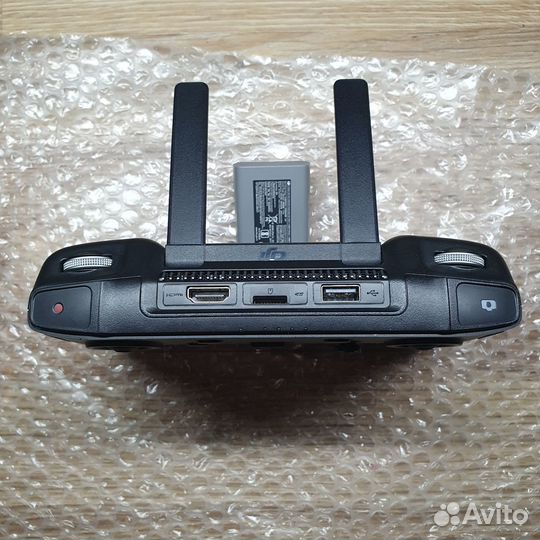 Пульт для дронов DJI SmartController, RM500