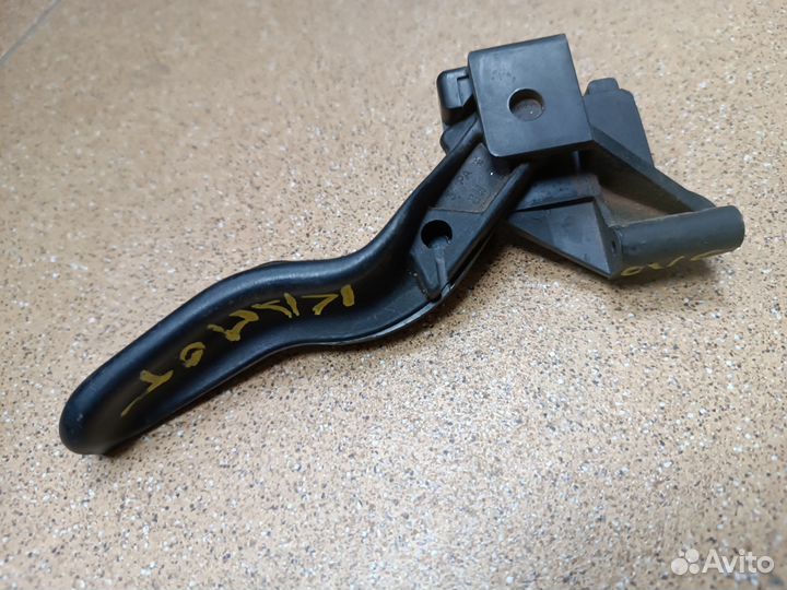 Ручка,Рычаг открывания капота Опель Вектра С