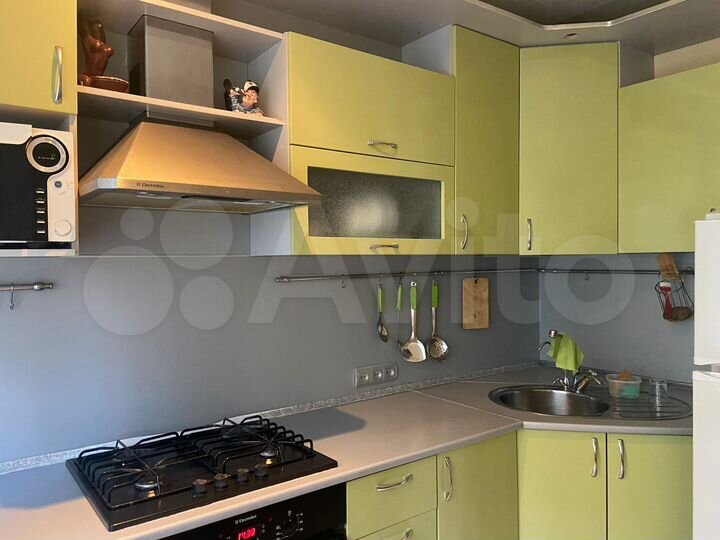 2-к. квартира, 52 м², 4/9 эт.