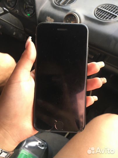 Телефон iPhone se 2020